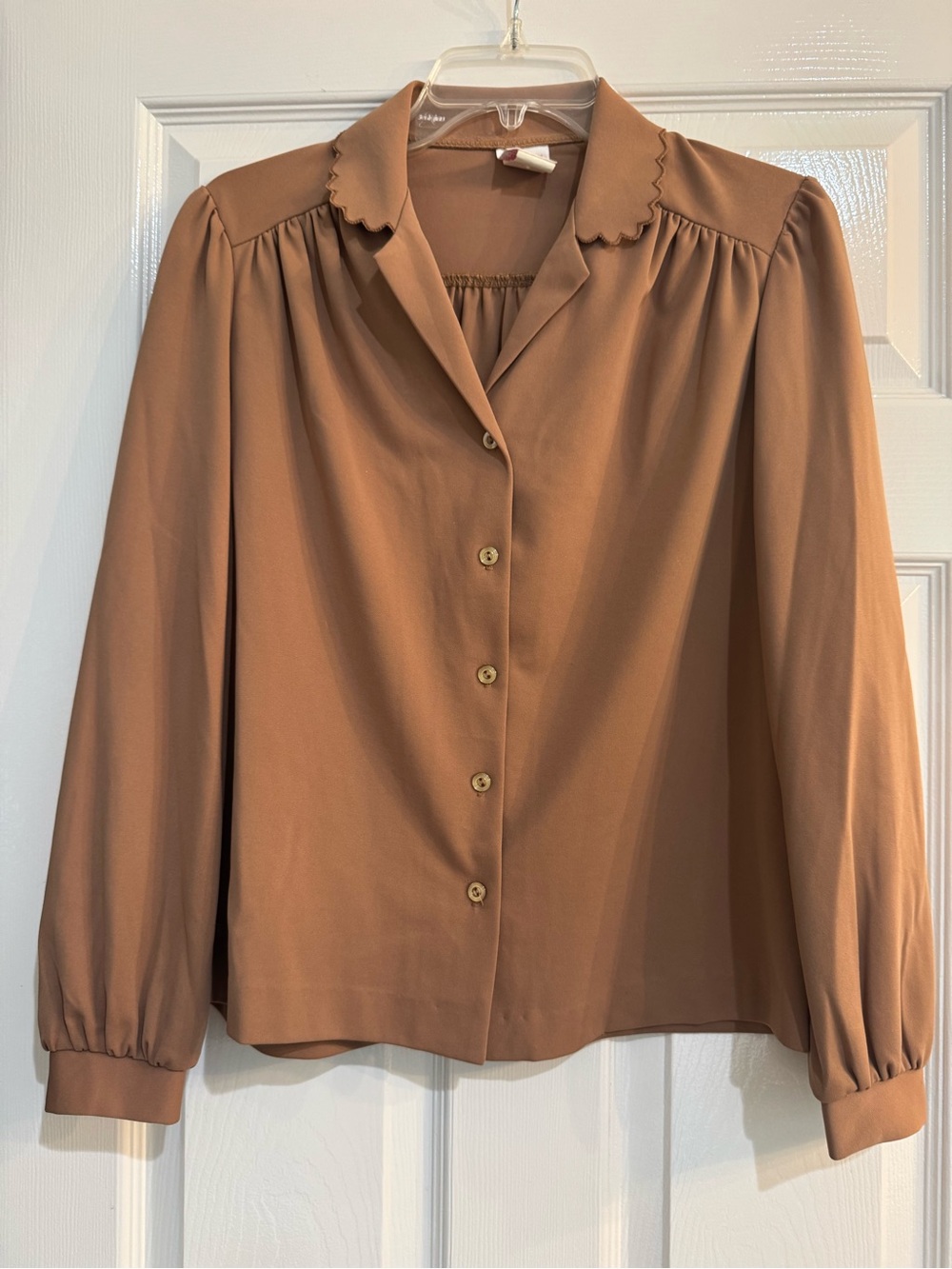 Vintage 70’s Graff Camel Scalloped Collar Button-Front Blouse